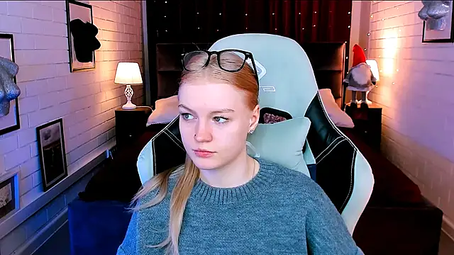 Snapshot of GraceGlamour chatting on January 14, 2025, 5:19 am GraceGlamour online show from January 14, 2025, 5:19 am
