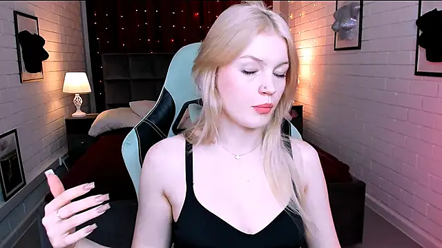 Snapshot of GraceGlamour chatting on January 23, 2025, 5:24 am GraceGlamour online show from January 23, 2025, 5:24 am