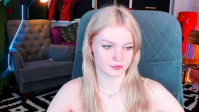 Snapshot of GraceGlamour chatting on February 5, 2025, 8:21 am GraceGlamour online show from February 5, 2025, 8:21 am