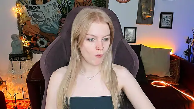 Snapshot of GraceGlamour chatting on February 8, 2025, 5:08 am GraceGlamour online show from February 8, 2025, 5:08 am