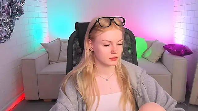 Snapshot of GraceGlamour chatting on February 10, 2025, 5:14 am GraceGlamour online show from February 10, 2025, 5:14 am
