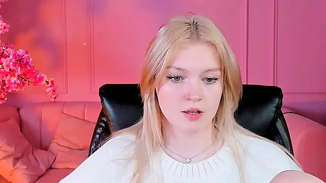 Snapshot of GraceGlamour chatting on February 27, 2025, 11:41 am GraceGlamour online show from February 27, 2025, 11:41 am