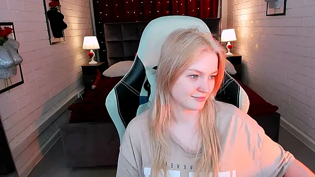 Snapshot of GraceGlamour chatting on March 13, 2025, 11:19 am GraceGlamour online show from March 13, 2025, 11:19 am