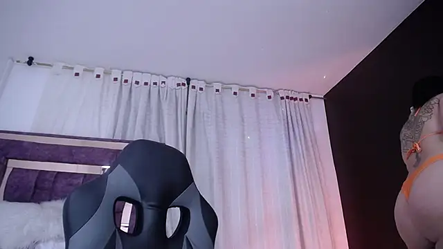 Snapshot of AnabelleGron chatting on February 4, 2026, 3:34 am AnabelleGron online show from February 4, 2026, 3:34 am