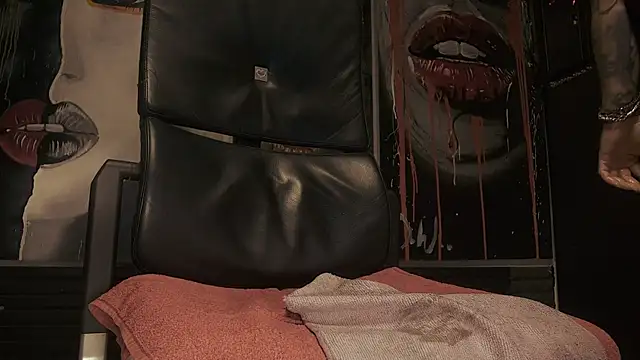 Snapshot of dani4334 chatting on September 29, 2025, 7:51 pm dani4334 online show from September 29, 2025, 7:51 pm