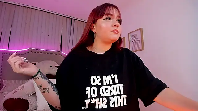 Snapshot of Valentina_Se chatting on March 20, 2025, 7:14 am Valentina Se online show from March 20, 2025, 7:14 am