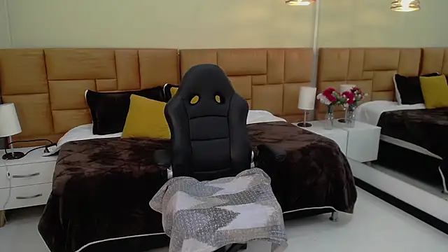 Kat cute  online show from January 21, 2025, 9:04 pm