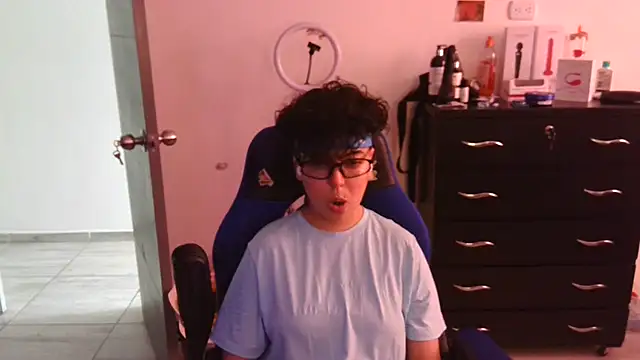 Snapshot of thomascooper7 chatting on January 22, 2025, 7:45 pm thomascooper7 online show from January 22, 2025, 7:45 pm