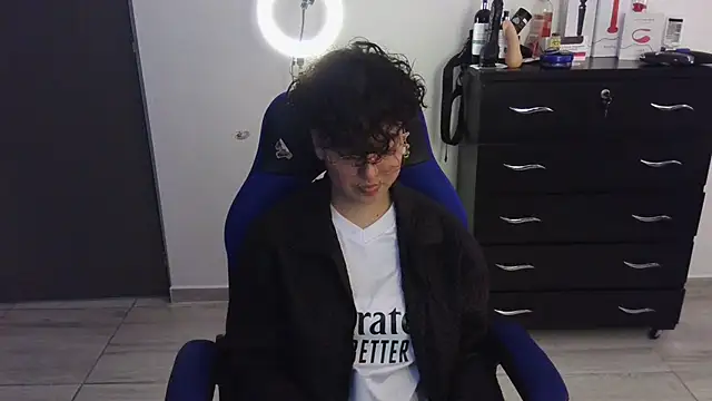 Snapshot of thomascooper7 chatting on February 5, 2025, 10:12 pm thomascooper7 online show from February 5, 2025, 10:12 pm