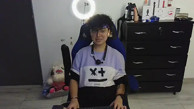 Snapshot of thomascooper7 chatting on February 24, 2025, 6:05 am thomascooper7 online show from February 24, 2025, 6:05 am