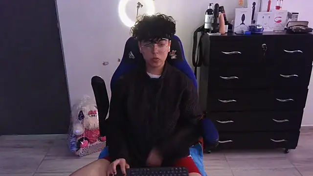 Snapshot of thomascooper7 chatting on February 26, 2025, 9:16 pm thomascooper7 online show from February 26, 2025, 9:16 pm