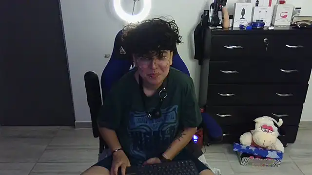 Snapshot of thomascooper7 chatting on March 2, 2025, 1:15 am thomascooper7 online show from March 2, 2025, 1:15 am