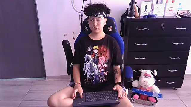 Snapshot of thomascooper7 chatting on March 22, 2025, 2:03 pm thomascooper7 online show from March 22, 2025, 2:03 pm