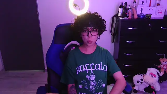 Snapshot of thomascooper7 chatting on September 24, 2025, 7:17 pm thomascooper7 online show from September 24, 2025, 7:17 pm