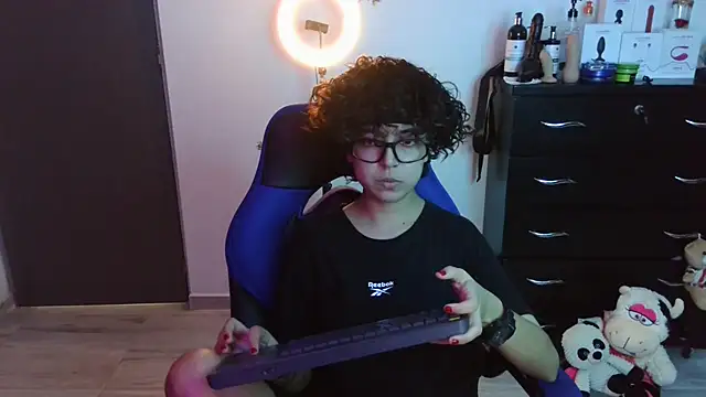 Snapshot of thomascooper7 chatting on October 15, 2025, 7:58 pm thomascooper7 online show from October 15, 2025, 7:58 pm