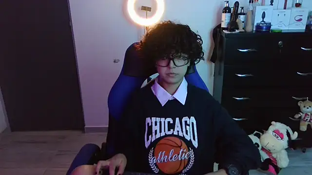 Snapshot of thomascooper7 chatting on October 24, 2025, 8:05 pm thomascooper7 online show from October 24, 2025, 8:05 pm