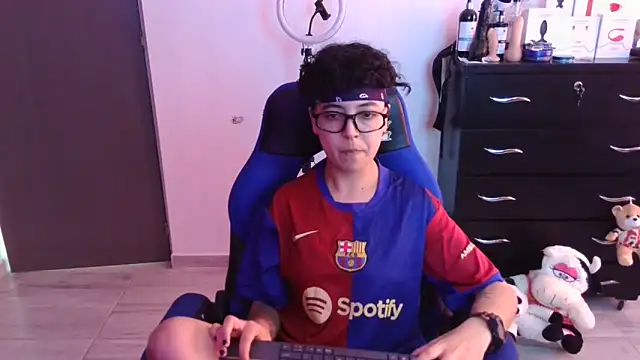 Snapshot of thomascooper7 chatting on November 9, 2025, 7:01 pm thomascooper7 online show from November 9, 2025, 7:01 pm