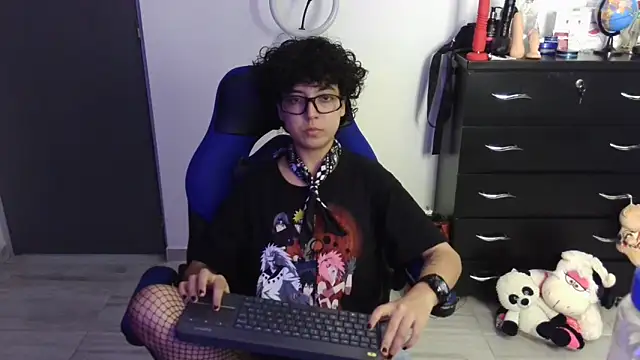 thomascooper7 online show from April 10, 2026, 6:45 pm