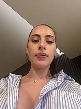 Snapshot of NattyPierce chatting on December 31, 2024, 6:37 am NattyPierce online show from December 31, 2024, 6:37 am