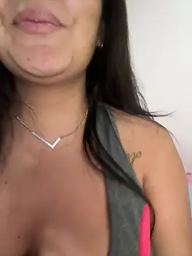 Snapshot of isa_ofc2024 chatting on February 14, 2025, 10:17 am isa ofc2024 online show from February 14, 2025, 10:17 am