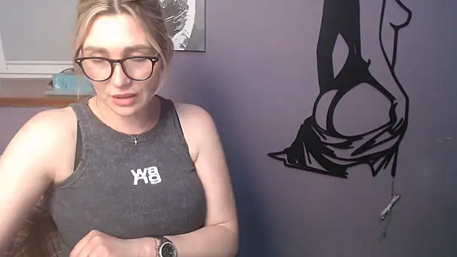  sexy lady online show from June 3, 2026, 2:33 pm