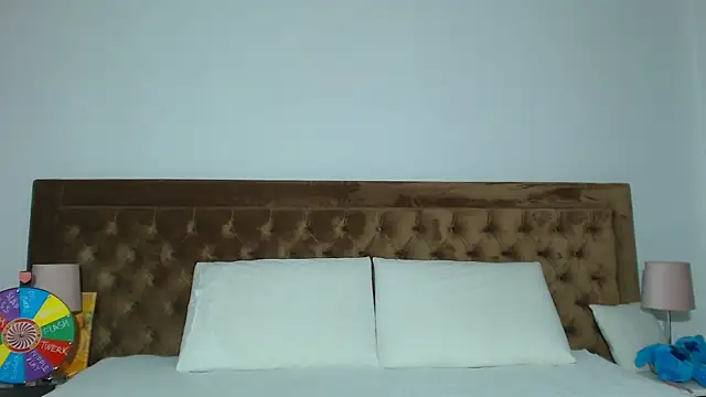 Aylinhoney08 online show from February 18, 2026, 6:42 am