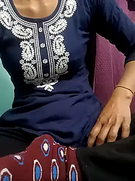 Snapshot of Rajni-Mehra chatting on February 11, 2025, 7:33 am Rajni-Mehra online show from February 11, 2025, 7:33 am