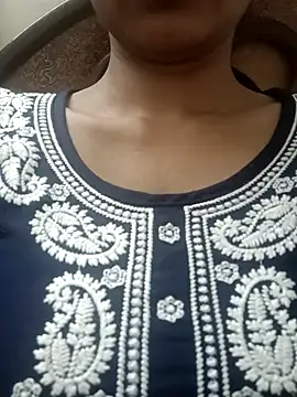 Snapshot of Rajni-Mehra chatting on February 11, 2025, 5:07 pm Rajni-Mehra online show from February 11, 2025, 5:07 pm