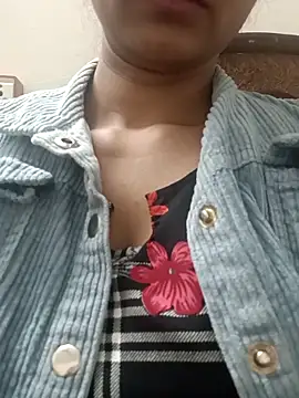 Snapshot of Rajni-Mehra chatting on February 15, 2025, 3:39 pm Rajni-Mehra online show from February 15, 2025, 3:39 pm