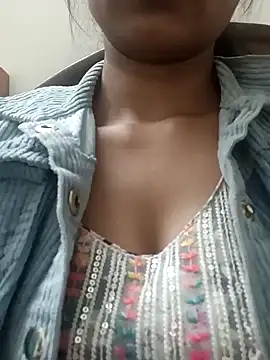 Snapshot of Rajni-Mehra chatting on February 16, 2025, 2:54 pm Rajni-Mehra online show from February 16, 2025, 2:54 pm