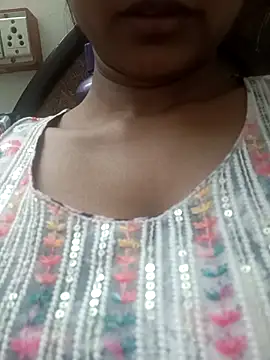 Snapshot of Rajni-Mehra chatting on March 5, 2025, 11:17 am Rajni-Mehra online show from March 5, 2025, 11:17 am