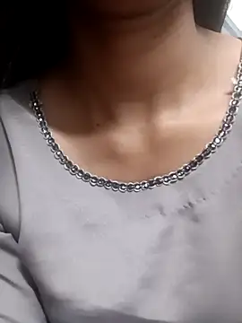 Snapshot of Rajni-Mehra chatting on March 10, 2025, 7:32 am Rajni-Mehra online show from March 10, 2025, 7:32 am