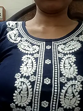 Snapshot of Rajni-Mehra chatting on March 12, 2025, 8:30 am Rajni-Mehra online show from March 12, 2025, 8:30 am