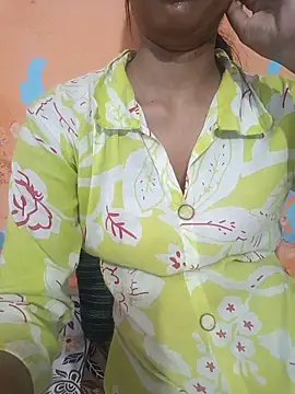 Snapshot of Rajni-Mehra chatting on June 9, 2026, 4:46 am Rajni-Mehra online show from June 9, 2026, 4:46 am