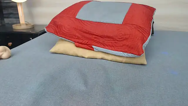 nahomibecker online show from March 15, 2025, 3:06 pm