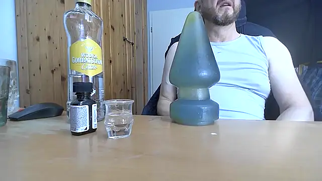 Snapshot of Tom_PP_cgn chatting on June 13, 2026, 4:38 pm Tom PP cgn online show from June 13, 2026, 4:38 pm