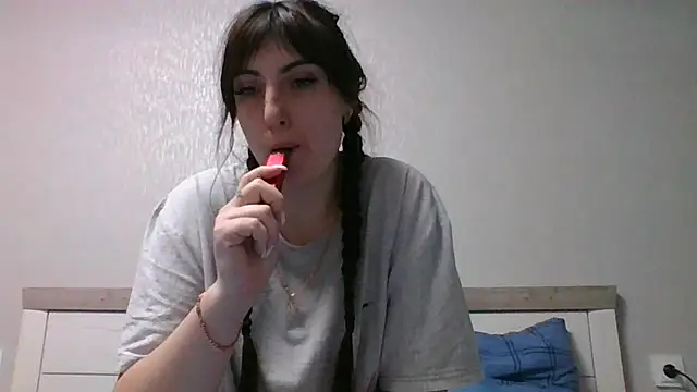Snapshot of Moniic_Moon chatting on December 6, 2024, 4:28 pm Moniic Moon online show from December 6, 2024, 4:28 pm