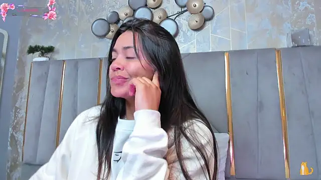 Snapshot of KimDevinne chatting on January 16, 2026, 2:37 am KimDevinne online show from January 16, 2026, 2:37 am