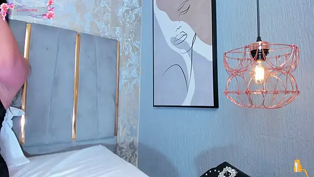 Snapshot of KimDevinne chatting on January 18, 2026, 3:10 am KimDevinne online show from January 18, 2026, 3:10 am