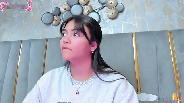 Snapshot of KimDevinne chatting on February 7, 2026, 2:37 am KimDevinne online show from February 7, 2026, 2:37 am