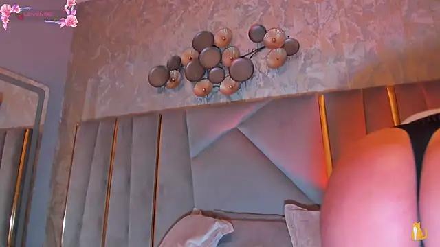 Snapshot of KimDevinne chatting on February 20, 2026, 2:30 am KimDevinne online show from February 20, 2026, 2:30 am