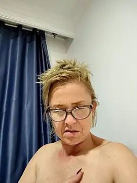 Snapshot of issa_soto_ chatting on March 8, 2026, 2:04 am issa soto online show from March 8, 2026, 2:04 am