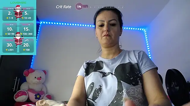 Snapshot of Sofiiaa_Cooper chatting on December 23, 2024, 9:51 pm Sofiiaa Cooper online show from December 23, 2024, 9:51 pm