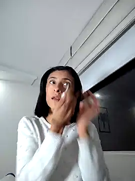 Snapshot of thedianakaro chatting on February 9, 2025, 4:36 am thedianakaro online show from February 9, 2025, 4:36 am