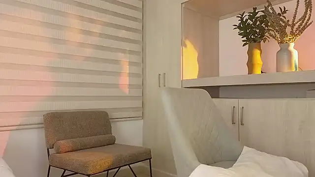 Snapshot of Siny_Moore chatting on February 20, 2025, 2:29 am Siny Moore online show from February 20, 2025, 2:29 am