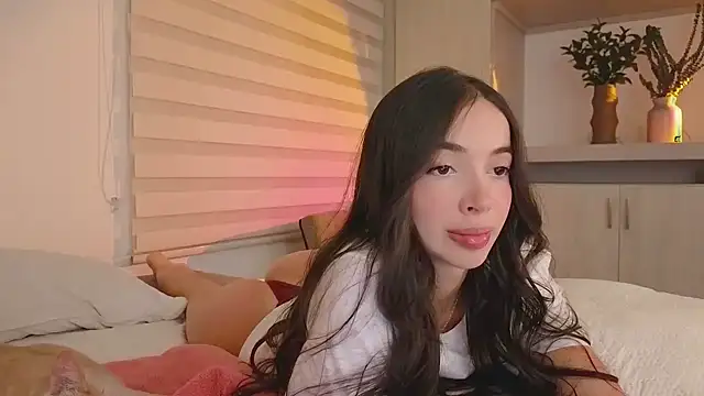 Snapshot of Siny_Moore chatting on February 24, 2025, 11:30 pm Siny Moore online show from February 24, 2025, 11:30 pm