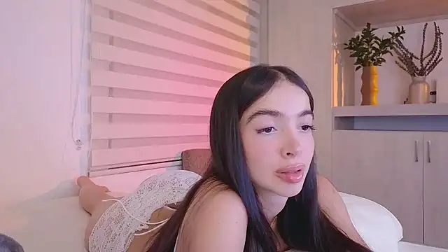 Snapshot of Siny_Moore chatting on March 15, 2025, 12:04 am Siny Moore online show from March 15, 2025, 12:04 am