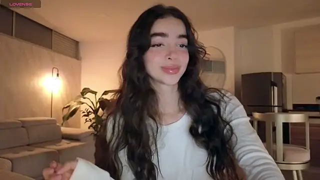 Snapshot of Siny_Moore chatting on October 6, 2025, 12:52 am Siny Moore online show from October 6, 2025, 12:52 am