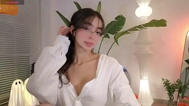 Snapshot of Siny_Moore chatting on October 14, 2025, 12:55 am Siny Moore online show from October 14, 2025, 12:55 am