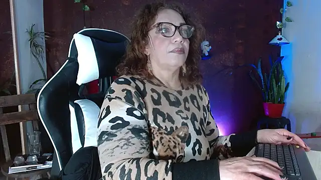 Snapshot of PervertedMature chatting on November 2, 2025, 3:42 am PervertedMature online show from November 2, 2025, 3:42 am